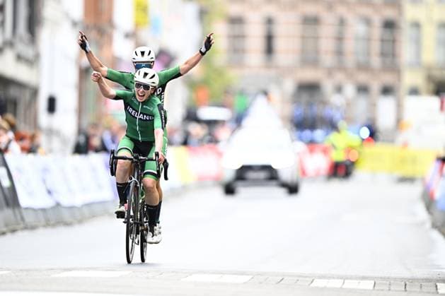 Ireland Katie-George Dunlevy and pilot Linda Kelly (WB) celebrate after winning the road race at the UCI Para-cycling Road World Championships, Sunday 31 August 2025, in Ronse. The UCI Para-Cycling Road World Championships take place from 28 to 31 Augustus in Ronse. JASPERxJACOBS  x132917442x