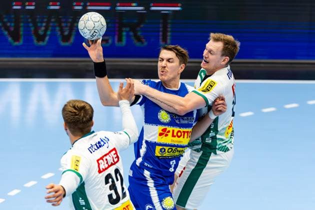 30 08 2025, GER, Handball, Men, Season 25 26, Daikin 1 Bl, 1 Matchday ThSV Eisenach SC DHfK Leipzig Franz Semper SC DHfK Leipzig Oskar Joelsson ThSV Eisenach,3 Adam Loenn SC DHfK Leipzig 99817 Eisenach Werner Assmann Halle Am Sportp Thueringen Germany