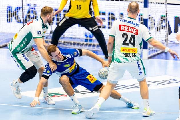 30 08 2025, GER, Handball, Men, Season 25 26, Daikin 1 Bl, 1 Matchday ThSV Eisenach SC DHfK Leipzig Max Beneke ThSV Eisenach,9 Moritz Preuss SC DHfK Leipzig William Bogojevic SC DHfK Leipzig 99817 Eisenach Werner Assmann Halle Am Sportp Thueringen Germany