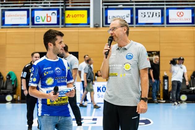 30 08 2025, GER, Handball, Men, Season 25 26, Daikin 1 Bl, 1 Matchday ThSV Eisenach SC DHfK Leipzig Maik Nowak ThSV Eisenach together with Patrice Rabich 99817 Eisenach Werner Assmann Halle Am Sportp Thueringen Germany