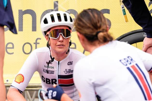 2025 UCI Para-cycling Road World Championships Picture by Olly Hassell SWpix.com - 31 08 2025 - Cycling - 2025 UCI Para-cycling Road World Championships - Ronse, Flanders, Belgium - Women B Road Race - Elizabeth Jordan (Great Britain) Copyright: x xSWpix.comx(t axPhotographyxHubxLtd)xOllyxHassell SWpix.comx SWP-3069-1542