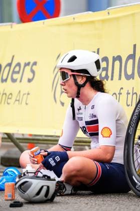 2025 UCI Para-cycling Road World Championships Picture by Olly Hassell SWpix.com - 31 08 2025 - Cycling - 2025 UCI Para-cycling Road World Championships - Ronse, Flanders, Belgium - Women B Road Race - Elizabeth Jordan (Great Britain) Copyright: x xSWpix.comx(t axPhotographyxHubxLtd)xOllyxHassell SWpix.comx SWP-3069-1543
