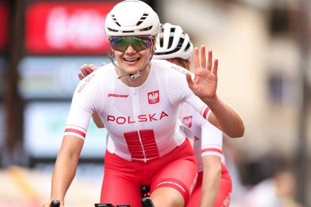 2025 UCI Para-cycling Road World Championships Picture by John Clifton SWpix.com - 31 08 2025 - Cycling - 2025 UCI Para-cycling Road World Championships - Ronse, Flanders, Belgium - Women B Road Race - Patrycja Kuter piloted by Karolina Kolkowicz (Poland) Win the Silver Medal Copyright: x xSWpix.comx(t axPhotographyxHubxLtd)xJohnxClifton SWpix.comx SWP-3069-1570