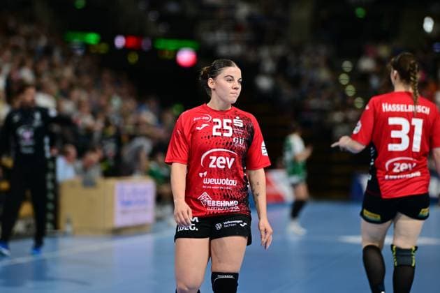 Handball I Women I Season 2025 2026 I 1 HBF I 1 Matchday I VfL Oldenburg BSV Sachsen Zwickau I 30 08 2025 Lea Sophie Walkowiak 25, BSV Sachsen Zwickau Oldenburg EWE Arena Niedersachsen Germany Copyright: xLobeca FelixxSchlikisx