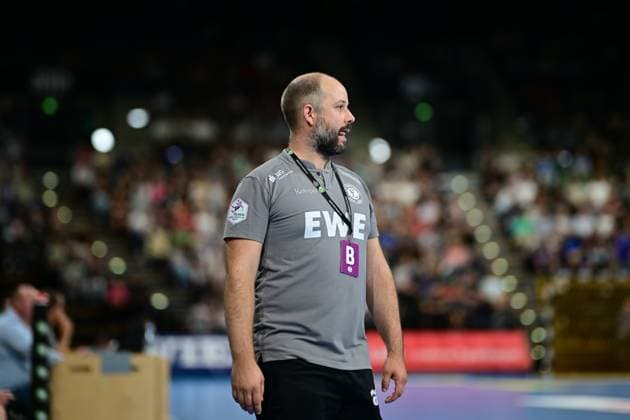 Handball I Women I Season 2025 2026 I 1 HBF I 1 Matchday I VfL Oldenburg BSV Sachsen Zwickau I 30 08 2025 Niels Bötel VfL Oldenburg Oldenburg EWE Arena Niedersachsen Germany Copyright: xLobeca FelixxSchlikisx