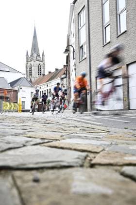 Riders pictured in action during the road race at the UCI Para-cycling Road World Championships, Sunday 31 August 2025, in Ronse. The UCI Para-Cycling Road World Championships take place from 28 to 31 Augustus in Ronse. JASPERxJACOBS  x132918356x