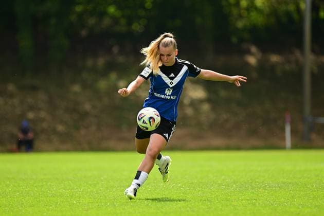 Soccer I Women I Season 2025 2026 I Test match I Hamburger SV SC Heerenveen I 30 08 2025 Svea Stoldt 8, Hamburger SV Varel Obenstroh, A Place Lower Saxony Germany Copyright: xLobeca FelixxSchlikisx