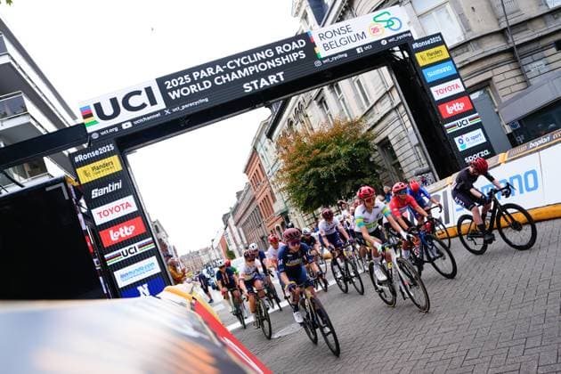 2025 UCI Para-cycling Road World Championships Picture by Olly Hassell SWpix.com - 31 08 2025 - Cycling - 2025 UCI Para-cycling Road World Championships - Ronse, Flanders, Belgium - Women C4-5 Road Race - Race Start Copyright: x xSWpix.comx(t axPhotographyxHubxLtd)xOllyxHassell SWpix.comx SWP-3069-1585