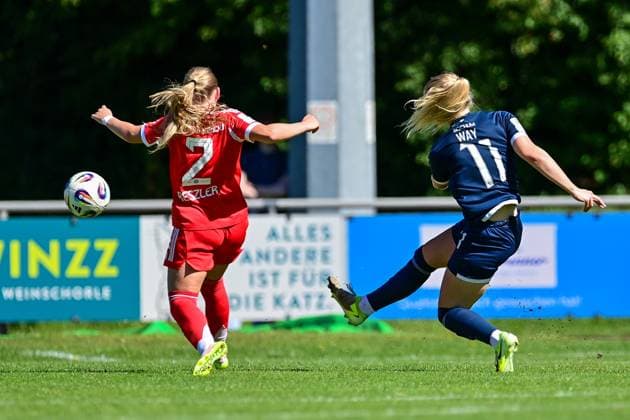from left Eszter Reszler FCB, 2 Cecilia Way Bochum, 11 pulls away, shot on goal, 31 08 2025, Aschheim Germany , Soccer,2 Women Bundesliga, FC Bayern München II VfL Bochuim, DFB DFL REGULATIONS PROHIBIT ANY USE OF PHOTOGRAPHS AS IMAGE SEQUENCES AND OR QUASI VIDEO xslx
