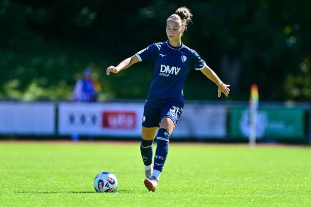 Franziska Wenzel Bochum, 31 on the ball, cropped, full body, single image, action, action, 31 08 2025, Aschheim Germany , Soccer,2 Women Bundesliga, FC Bayern München II VfL Bochuim, DFB DFL REGULATIONS PROHIBIT ANY USE OF PHOTOGRAPHS AS IMAGE SEQUENCES AND OR QUASI VIDEO xslx