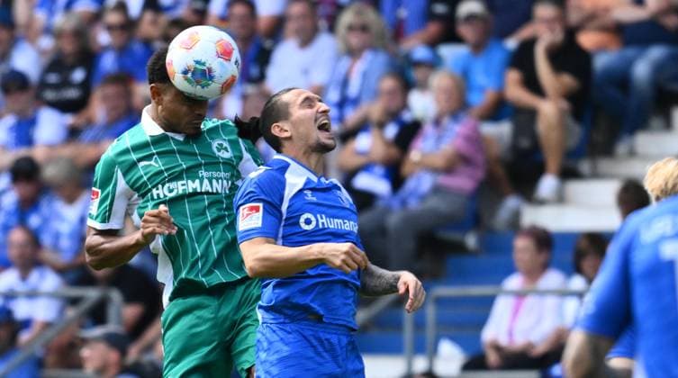 31 08 2025 Soccer Season 2025 2026 2 Soccer Bundesliga 04 Matchday 1 FC Magdeburg FCM SpVgg Greuther Fürth Kleeblatt Sportfoto Zink xwoxzix DFL regulations prohibit any use of photographs as image sequences and or quasi video only for editorial use Sacha Banse Bansé 6, SpVgg Greuther Fürth in header duel with Baris Atik 23, 1 FC Magdeburg FCM