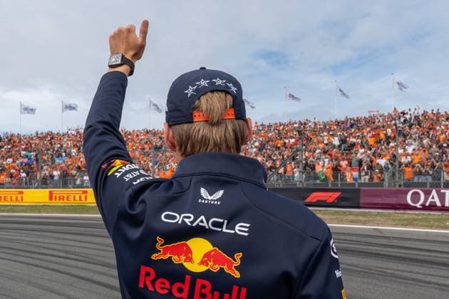 ZANDVOORT , 31-08-2025 , Circuit Zandvoort , season 2025 2026 , Formula 1 Heineken Dutch Grand Prix Zandvoort - The Netherlands , Oracle Red Bull Racing driver Max Verstappen waving to the fans during the drivers parade Formula 1 Dutch Grand Prix Sunday  x30773052x Copyright: