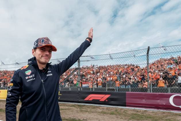 ZANDVOORT , 31-08-2025 , Circuit Zandvoort , season 2025 2026 , Formula 1 Heineken Dutch Grand Prix Zandvoort - The Netherlands , Oracle Red Bull Racing driver Max Verstappen waving to the fans during the drivers parade Formula 1 Dutch Grand Prix Sunday  x30773065x Copyright: