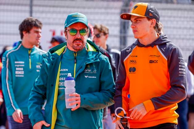 Drivers Parade Fernando Alonso of Spain and Aston Martin F1 Team and Oscar Piastri of Australia and McLaren F1 Team during the Formula 1 Heineken Dutch Grand Prix 2025 on Day 3 at Circuit Zandvoort on August 31, 2025 in Zandvoort, Netherlands Photo by Marcel ter Bals DeFodi Images