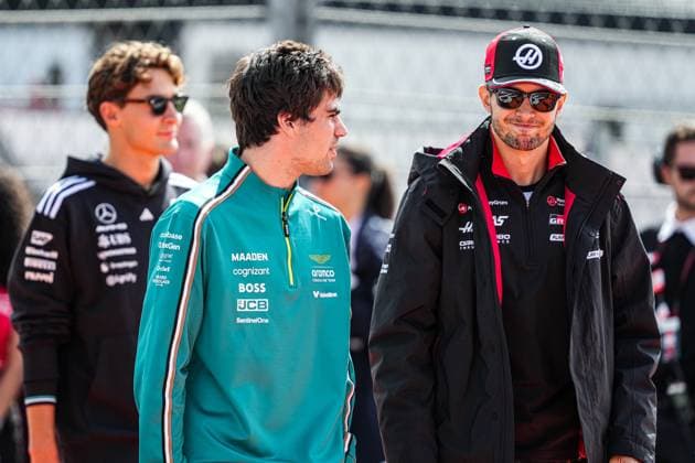 2025-08-31 F1 - Heineken Dutch GP - Grand Prix Drivers Parade ZANDVOORT, NETHERLANDS - AUGUST 31: Lance Stroll of Aston Martin at the Grand Prix Drivers Parade during F1 - Heineken Dutch GP on August 31, 2025 in Zandvoort, Netherlands. Zandvoort Netherlands Content not available for redistribution in The Netherlands directly or indirectly through any third parties. Copyright: xAndrexWeeningx