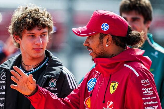 2025-08-31 F1 - Heineken Dutch GP - Grand Prix Drivers Parade ZANDVOORT, NETHERLANDS - AUGUST 31: Lewis Hamilton of Ferrari at the Grand Prix Drivers Parade during F1 - Heineken Dutch GP on August 31, 2025 in Zandvoort, Netherlands. Zandvoort Netherlands Content not available for redistribution in The Netherlands directly or indirectly through any third parties. Copyright: xAndrexWeeningx