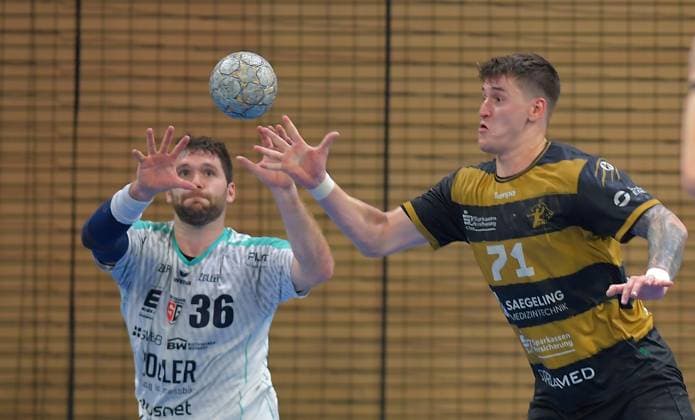 30 08 2025, Bietigheims Jonathan Fischer and Dresdens Oliver Seidler, Handball, 2 Bundesliga, HC Elbflorenz Dresden SG BBM Bietigheim 24 28, c Dresden
