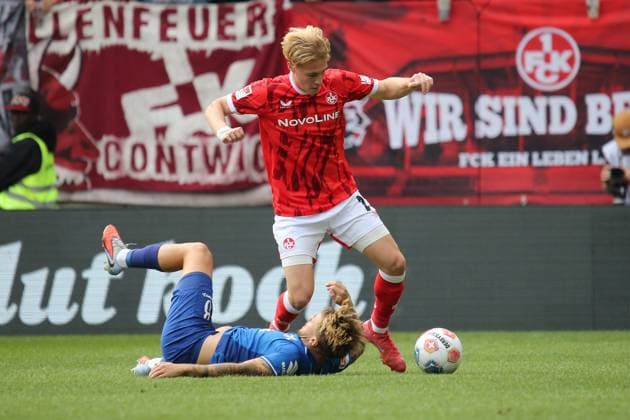31 08 2025, xmohx, Fußball 2 Bundesliga, 1 FC Kaiserslautern SV Darmstadt 98 v l Luca Marseiler SV Darmstadt 98 Mika Haas 1 FC Kaiserslautern Zweikampf, Aktion, action, battle for the ball DFL DFB REGULATIONS PROHIBIT ANY USE OF PHOTOGRAPHS as IMAGE SEQUENCES and or QUASI VIDEO Kaiserslautern