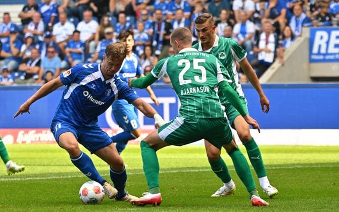 31 08 2025 Soccer Season 2025 2026 2 Soccer Bundesliga 04 Matchday 1 FC Magdeburg FCM SpVgg Greuther Fürth Kleeblatt Sportfoto Zink MeZi xmexzix DFL regulations prohibit any use of photographs as image sequences and or quasi video only for editorial use Alexander Ahl Holmström 11, 1 FC Magdeburg FCM erzielt Treffer Tor Torschuß zum 1 1 gegen Brynjar Ingi Bjarnason 25, SpVgg Greuther Fürth Philipp Ziereis 4, SpVgg Greuther Fürth