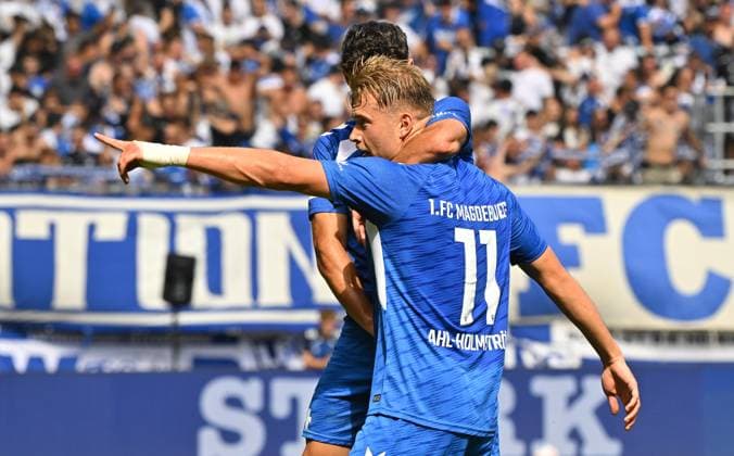 31 08 2025 Soccer Season 2025 2026 2 Soccer Bundesliga 04 Matchday 1 FC Magdeburg FCM SpVgg Greuther Fürth Kleeblatt Sportfoto Zink MeZi xmexzix DFL regulations prohibit any use of photographs as image sequences and or quasi video only for editorial use Torjubel Jubel Freude nach Treffer Torschuß zum 1 1 durch Alexander Ahl Holmström 11, 1 FC Magdeburg FCM