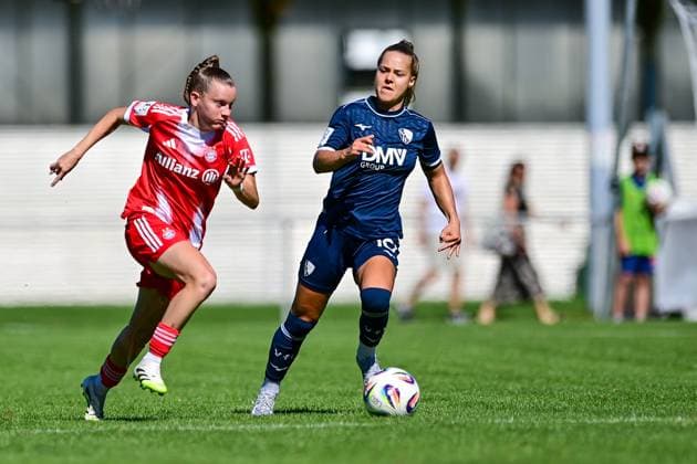 v li Sarah Ernst FCB, 10 Anna Moczarski Bochum, 10 in duel, duel, tackle, dynamic, action, action, 31 08 2025, Aschheim Germany , Soccer,2 Women Bundesliga, FC Bayern München II VfL Bochuim, DFB DFL REGULATIONS PROHIBIT ANY USE OF PHOTOGRAPHS AS IMAGE SEQUENCES AND OR QUASI VIDEO xslx