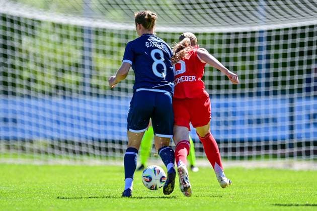 here, Marie Gmeineder FCB, 6 right, gets through against Alina Bantle Bochum, 8, runs alone towards the goal, but then only hits the post, 31 08 2025, Aschheim Germany , Football,2 Frauen Bundesliga, FC Bayern München II VfL Bochuim, DFB DFL REGULATIONS PROHIBIT ANY USE OF PHOTOGRAPHS AS IMAGE SEQUENCES AND OR QUASI VIDEO xslx