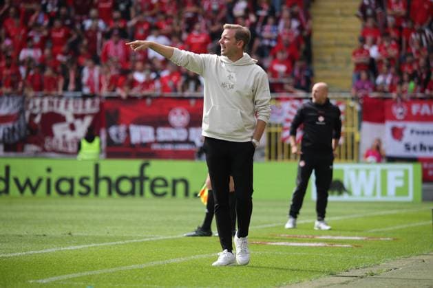 31 08 2025, xmohx, Fußball 2 Bundesliga, 1 FC Kaiserslautern SV Darmstadt 98 v l Trainer Florian Kohfeldt SV Darmstadt 98 DFL DFB REGULATIONS PROHIBIT ANY USE OF PHOTOGRAPHS as IMAGE SEQUENCES and or QUASI VIDEO Kaiserslautern