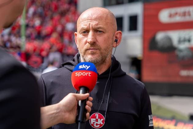 Cropped image, Portrait Torsten Lieberknecht 1 FC Kaiserslautern, Head coach during interview with Sky, GER, 1 FC Kaiserslautern vs SV Darmstadt 98, Football, 2 Bundesliga, Matchday 4, Season 2025 2026, 31 08 2025, DFL REGULATES PROHIBIT ANY USE OF PHOTOGRAPHS AS IMAGE SEQUENCES AND OR QUASI VIDEO, GER, 1 FC Kaiserslautern vs SV Darmstadt 98, Football, 2 Bundesliga, Matchday 4, Season 2025 2026, 31 08 2025 Kaiserslautern Copyright: xEibner-Pressefoto Jan-NiclasxGrox EP_JGG