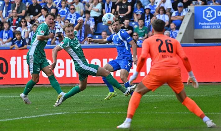 31 08 2025 Soccer season 2025 2026 2 Soccer Bundesliga 04 Matchday 1 FC Magdeburg FCM SpVgg Greuther Fürth Kleeblatt Sportfoto Zink MeZi xmexzix DFL regulations prohibit any use of photographs as image sequences and or quasi video only for editorial use Alexander Nollenberger 17, 1 FC Magdeburg FCM vs Felix Klaus 30, SpVgg Greuther Fürth Jannik Dehm 23, SpVgg Greuther Fürth Pelle Boevink 26, SpVgg Greuther Fürth