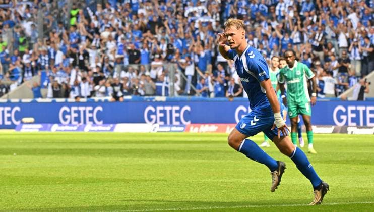 31 08 2025 Soccer Season 2025 2026 2 Soccer Bundesliga 04 Matchday 1 FC Magdeburg FCM SpVgg Greuther Fürth Kleeblatt Sportfoto Zink MeZi xmexzix DFL regulations prohibit any use of photographs as image sequences and or quasi video only for editorial use Torjubel Jubel Freude nach Treffer Torschuß zum 1 1 durch Alexander Ahl Holmström 11, 1 FC Magdeburg FCM