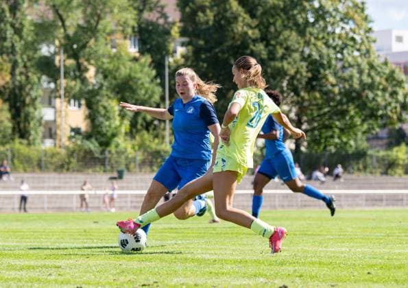 Soccer, Women, Season 2025 2026, Regionalliga Nordost 1 Matchday , Türkiyemspor Berlin Hertha BSC, v l Lina Katharina Vianden Türkiyemspor , Lotte Reimold Hertha , 31 08 2025, Copyright: xSebastianxRäppold MatthiasxKochx