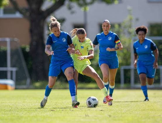 Soccer, Women, Season 2025 2026, Regionalliga Nordost 1 Matchday , Türkiyemspor Berlin Hertha BSC, v l Angelina Lübcke Türkiyemspor , Lotte Reimold Hertha , Alexandra Almasalme Türkiyemspor , Lutricia Michalke Türkiyemspor , 31 08 2025, Copyright: xSebastianxRäppold MatthiasxKochx