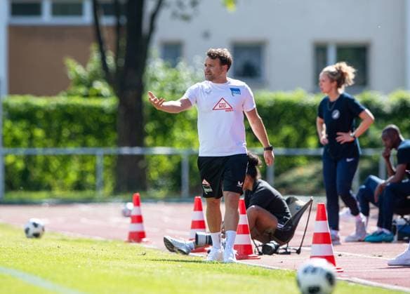 Soccer, Women, Season 2025 2026, Regionalliga Nordost 1 Matchday , Türkiyemspor Berlin Hertha BSC, Coach Tobias Kurbjuweit Hertha , 31 08 2025, Copyright: xSebastianxRäppold MatthiasxKochx