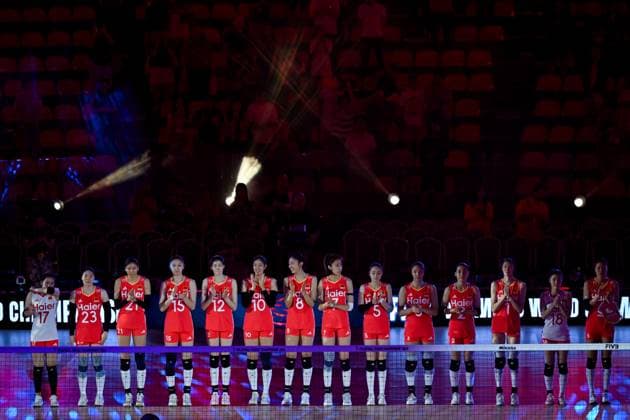 China v France - FIVB Women’s World Volleyball Championship BANGKOK, THAILAND - AUGUST 31: Players of China stand during the ceremony ahead of the FIVB Women s World Volleyball Championship match between China and France at Huamark Indoor Stadium in Bangkok, Thailand on August 31, 2025. Mustafa Hatipoglu Anadolu Banghok Thailand. Editorial use only. Please get in touch for any other usage.  Copyright: x2025xAnadoluxMustafaxHatipoglux