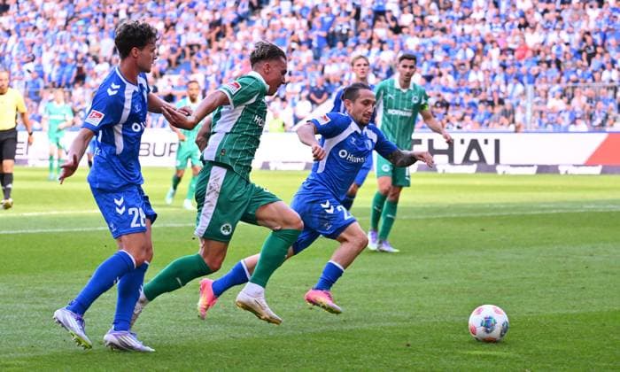 31 08 2025 Soccer Season 2025 2026 2 Soccer Bundesliga 04 Matchday 1 FC Magdeburg FCM SpVgg Greuther Fürth Kleeblatt Sportfoto Zink xwoxzix DFL regulations prohibit any use of photographs as image sequences and or quasi video only for editorial use Felix Klaus 30, SpVgg Greuther Fürth on the way to the goal Goal Shot for 1 2 against Max Geschwill 28, 1 FC Magdeburg FCM Baris Atik 23, 1 FC Magdeburg FCM