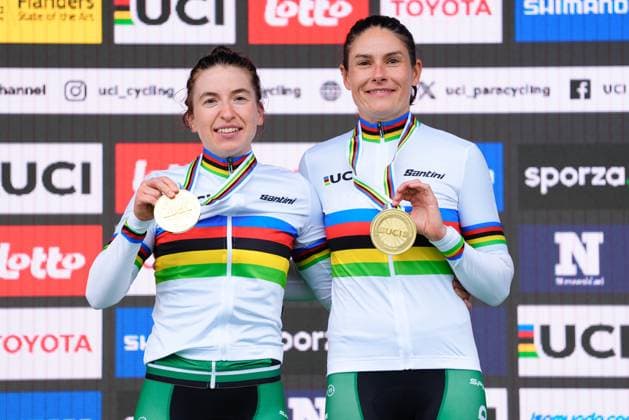 2025 UCI Para-cycling Road World Championships Picture by Olly Hassell SWpix.com - 31 08 2025 - Cycling - 2025 UCI Para-cycling Road World Championships - Ronse, Flanders, Belgium - Women B Road Race Podium - Katie-George Dunlevy piloted by Linda Kelly (Ireland) receiving the Gold Medal to become World Champions Copyright: x xSWpix.comx(t axPhotographyxHubxLtd)xOllyxHassell SWpix.comx SWP-3069-1766