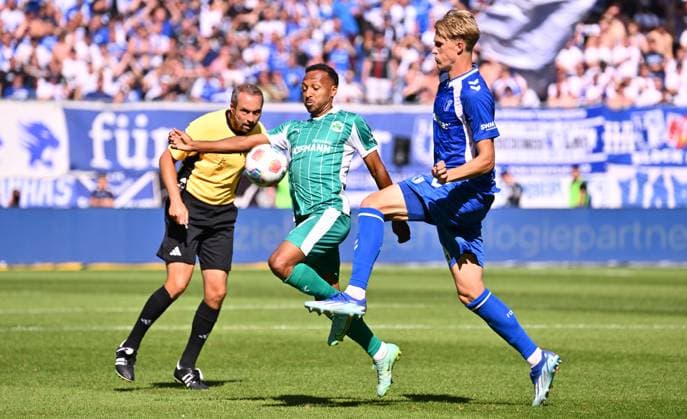 31 08 2025 Soccer Season 2025 2026 2 Soccer Bundesliga 04 Matchday 1 FC Magdeburg FCM SpVgg Greuther Fürth Kleeblatt Sportfoto Zink xwoxzix DFL regulations prohibit any use of photographs as image sequences and or quasi video only for editorial use Julian Green 37, SpVgg Greuther Fürth Luka Hyryläinen 38, 1 FC Magdeburg FCM