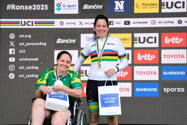 2025 UCI Para-cycling Road World Championships Picture by Olly Hassell SWpix.com - 31 08 2025 - Cycling - 2025 UCI Para-cycling Road World Championships - Ronse, Flanders, Belgium - Tahlia Clayton-Goodie (Australia) receiving the Gold Medal to become World Champion, Victoria Maria de Camargo e Barbosa (Brazil) receiving the Silver Medal Copyright: x xSWpix.comx(t axPhotographyxHubxLtd)xOllyxHassell SWpix.comx SWP-3069-1769