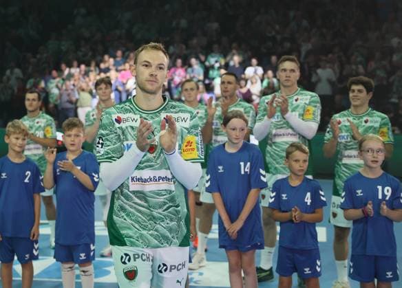 GER HBL season 2025 2026 FÜCHSE Berlin vs Bergischer HC, 31 08 25, Max Schmeling Halle, Berlin, MVP of the HBL season 2024 2025, Mathias GIDSEL Füchse Berlin 19 , Honoring