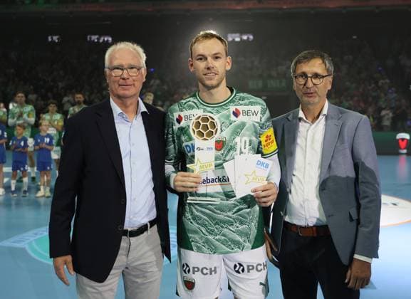 GER HBL season 2025 2026 FÜCHSE Berlin vs Bergischer HC, 31 08 25, Max Schmeling Halle, Berlin, MVP of the HBL season 2024 2025, Mathias GIDSEL Füchse Berlin 19 , Honoring