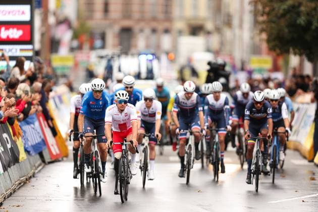 2025 UCI Para-cycling Road World Championships Picture by John Clifton SWpix.com - 31 08 2025 - Cycling - 2025 UCI Para-cycling Road World Championships - Ronse, Flanders, Belgium - Men C4 Road Race - Race Start Copyright: x xSWpix.comx(t axPhotographyxHubxLtd)xJohnxClifton SWpix.comx SWP-3069-1809