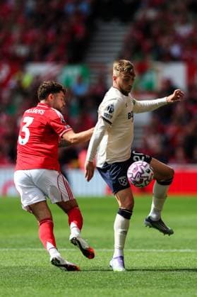 Nottingham, England, 31st August 2025. Jarrod Bowen of West Ham United controls the ball whilst getting pressured by Neco Williams of Nottingham Forest during the Nottingham Forest vs West Ham United Premier League match at the City Ground, Nottingham. Picture credit should read: James Baylis Sportimage EDITORIAL USE ONLY. No use with unauthorised audio, video, data, fixture lists, club league logos or live services. Online in-match use limited to 120 images, no video emulation. No use in betting, games or single club league player publications. SPI_023_JB_Forest_WestHam SPI-4100-0023