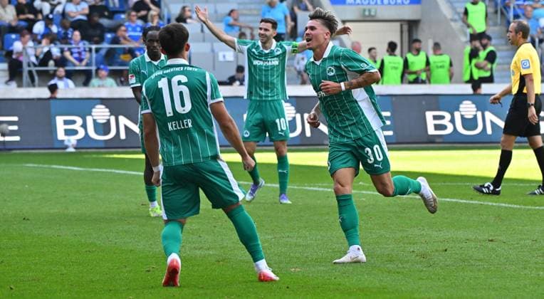 31 08 2025 Soccer Season 2025 2026 2 Soccer Bundesliga 04 Matchday 1 FC Magdeburg FCM SpVgg Greuther Fürth Kleeblatt Sportfoto Zink xwoxzix DFL regulations prohibit any use of photographs as image sequences and or quasi video only for editorial use Torjubel Jubel Freude nach Treffer Tor Torschuß zum 2 4 durch Felix Klaus 30, SpVgg Greuther Fürth