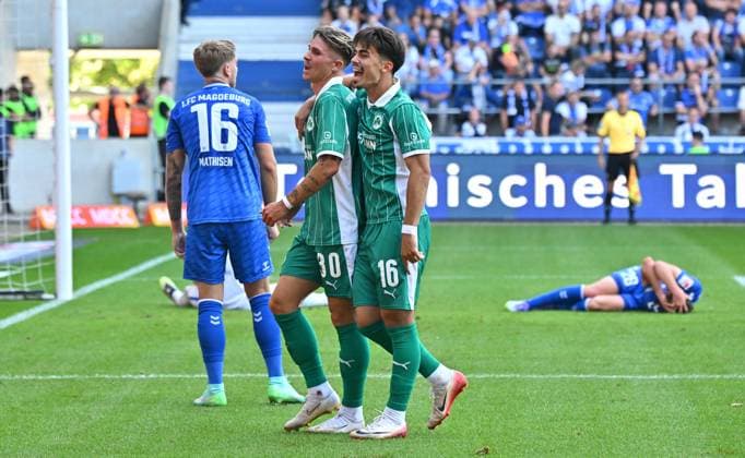 31 08 2025 Soccer Season 2025 2026 2 Soccer Bundesliga 04 Matchday 1 FC Magdeburg FCM SpVgg Greuther Fürth Kleeblatt Sportfoto Zink xwoxzix DFL regulations prohibit any use of photographs as image sequences and or quasi video only for editorial use Torjubel Jubel Freude nach Treffer Tor Torschuß zum 2 4 durch Felix Klaus 30, SpVgg Greuther Fürth Felix Klaus 30, SpVgg Greuther Fürth Aaron Keller 16, SpVgg Greuther Fürth