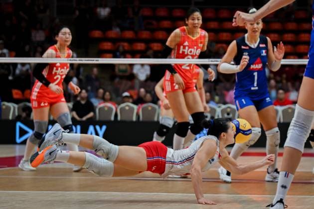 China v France - FIVB Women’s World Volleyball Championship BANGKOK, THAILAND - AUGUST 31: Juliette Gelin (99) of France in action during the FIVB Women s World Volleyball Championship match between China and France at Huamark Indoor Stadium in Bangkok, Thailand on August 31, 2025. Mustafa Hatipoglu Anadolu Bangkok Thailand. Editorial use only. Please get in touch for any other usage.  Copyright: x2025xAnadoluxMustafaxHatipoglux