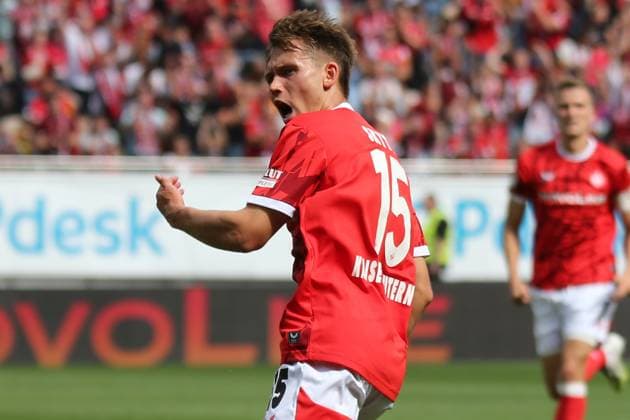 31 08 2025, xmohx, Fußball 2 Bundesliga, 1 FC Kaiserslautern SV Darmstadt 98 v l Torjubel nach dem Tor zum celebrating the goal celebrate 1 1 durch Naatan Mikael Skyttä 1 FC Kaiserslautern DFL DFB REGULATIONS PROHIBIT ANY USE OF PHOTOGRAPHS as IMAGE SEQUENCES and or QUASI VIDEO Kaiserslautern