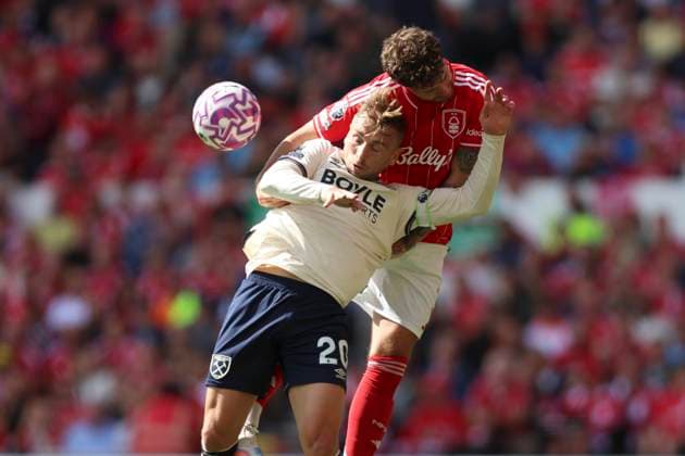 Nottingham Forest v West Ham United - Premier League Jarrod Bowen of West Ham United and Neco Williams of Nottingham Forest challenge during the Premier League match between Nottingham Forest and West Ham United at City Ground on August 31, 2025 in Nottingham, England. Nottingham City Ground England United Kingdom Copyright: xNigelxFrench Sportsphoto APLx 14134261