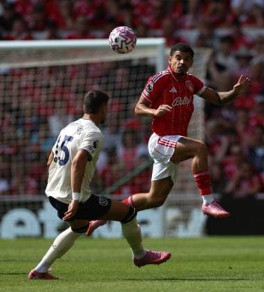 Nottingham Forest v West Ham United Premier League Morgan Gibbs-White of Nottingham Forest heads the ball past Konstantinos Mavropanos of West Ham United during the Premier League match at the City Ground, Nottingham UK Newspapers OUT Copyright: xAndyxSumnerx FIL-22166-0024