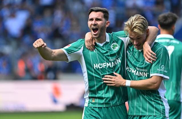 31 08 2025 Soccer Season 2025 2026 2 Soccer Bundesliga 04 Matchday 1 FC Magdeburg FCM SpVgg Greuther Fürth Kleeblatt Sportfoto Zink MeZi xmexzix DFL regulations prohibit any use of photographs as image sequences and or quasi video only for editorial use Torjubel Jubel nach Treffer Torschuß zum 4 5 durch Marco John 24, SpVgg Greuther Fürth mit Branimir Hrgota 10, SpVgg Greuther Fürth, links