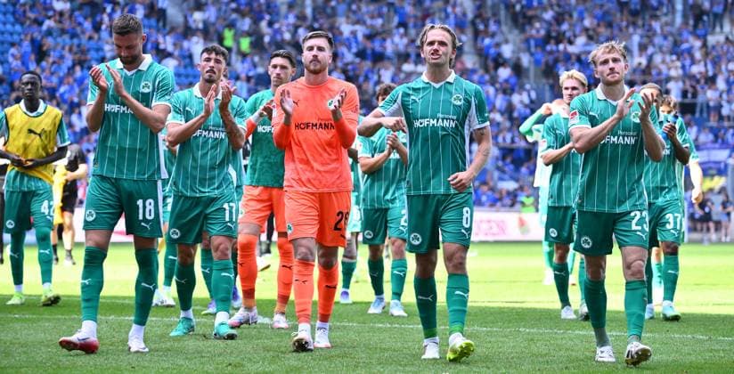 31 08 2025 Soccer Season 2025 2026 2 Soccer Bundesliga 04 Matchday 1 FC Magdeburg FCM SpVgg Greuther Fürth Kleeblatt Sportfoto Zink xwoxzix DFL regulations prohibit any use of photographs as image sequences and or quasi video only for editorial use Felix Higl 18, SpVgg Greuther Fürth Noah König 17, SpVgg Greuther Fürth Pelle Boevink 26, SpVgg Greuther Fürth Mathias Flaga Olesen 8, SpVgg Greuther Fürth Jannik Dehm 23, SpVgg Greuther Fürth after the end of the match
